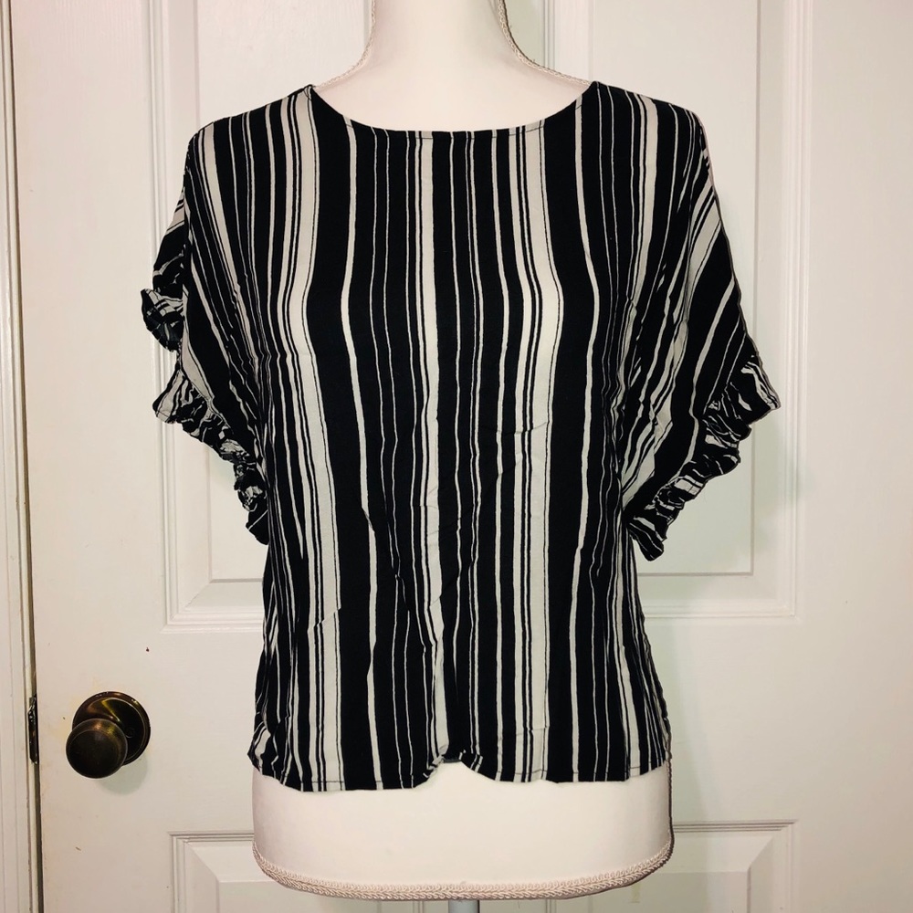 Cato B&W Striped Crop Top